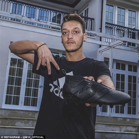 Football · Mesut ÖZil · Shoes 